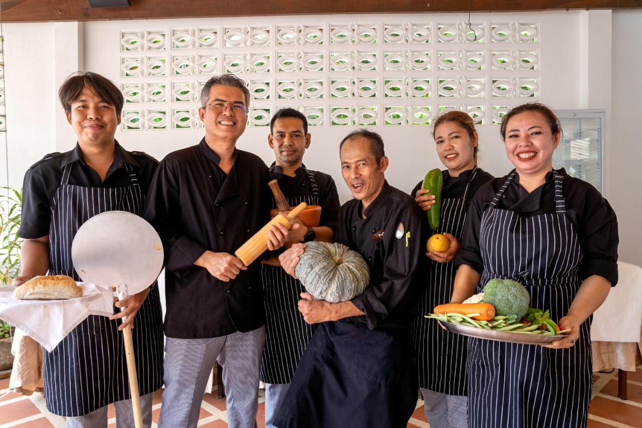 Lanta Palace Beach Resort & Spa - Adult Only 란타섬 외부 사진