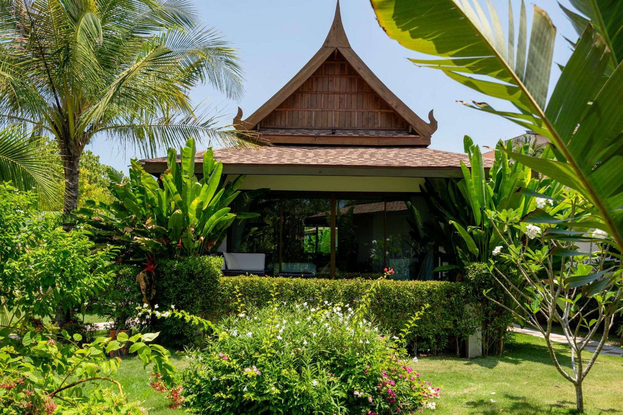 Lanta Palace Beach Resort & Spa - Adult Only 란타섬 외부 사진